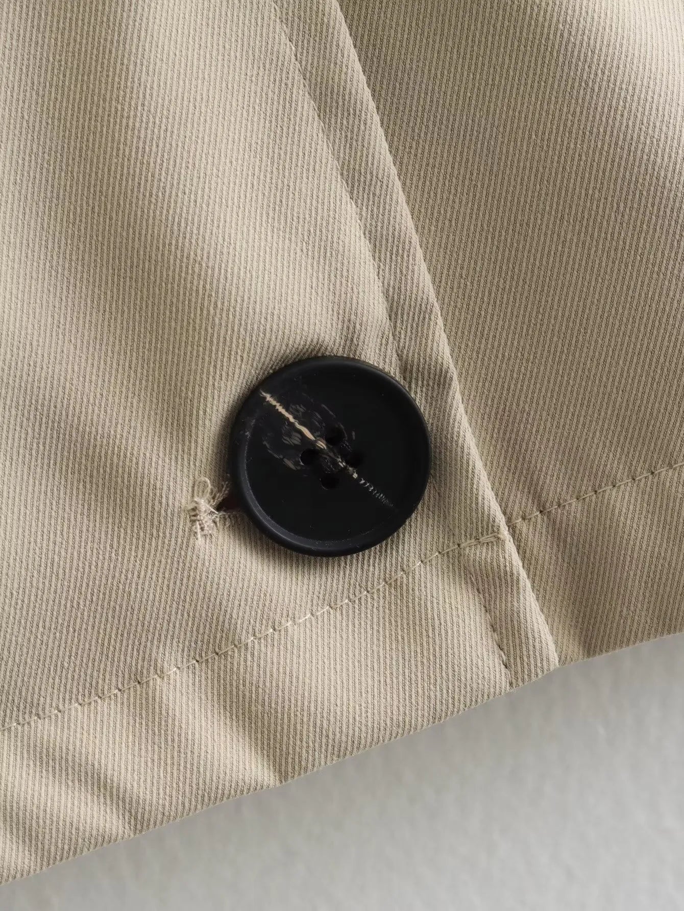 Livora™ | Trench Court